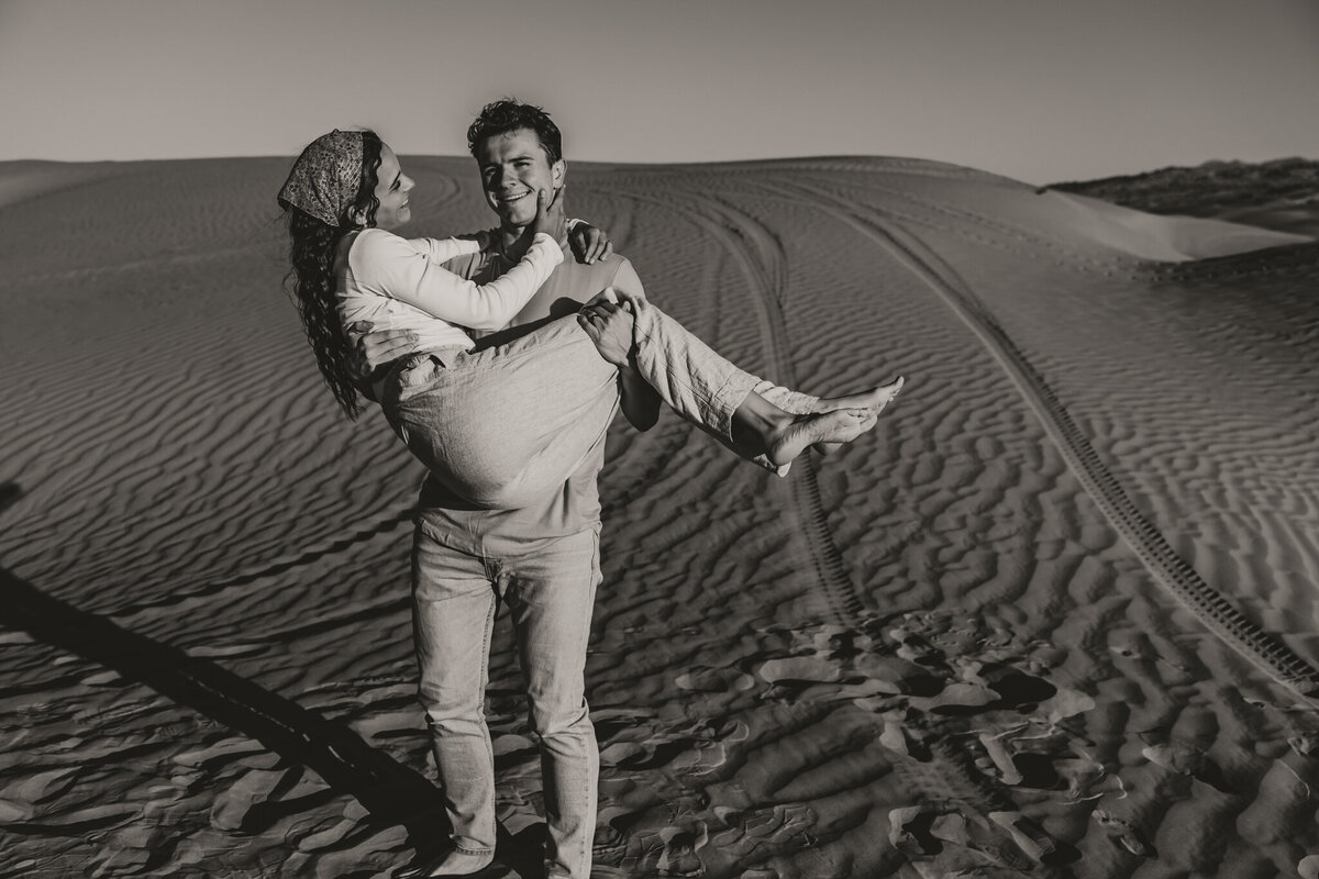 Lexi&SlatonSandDunes-21