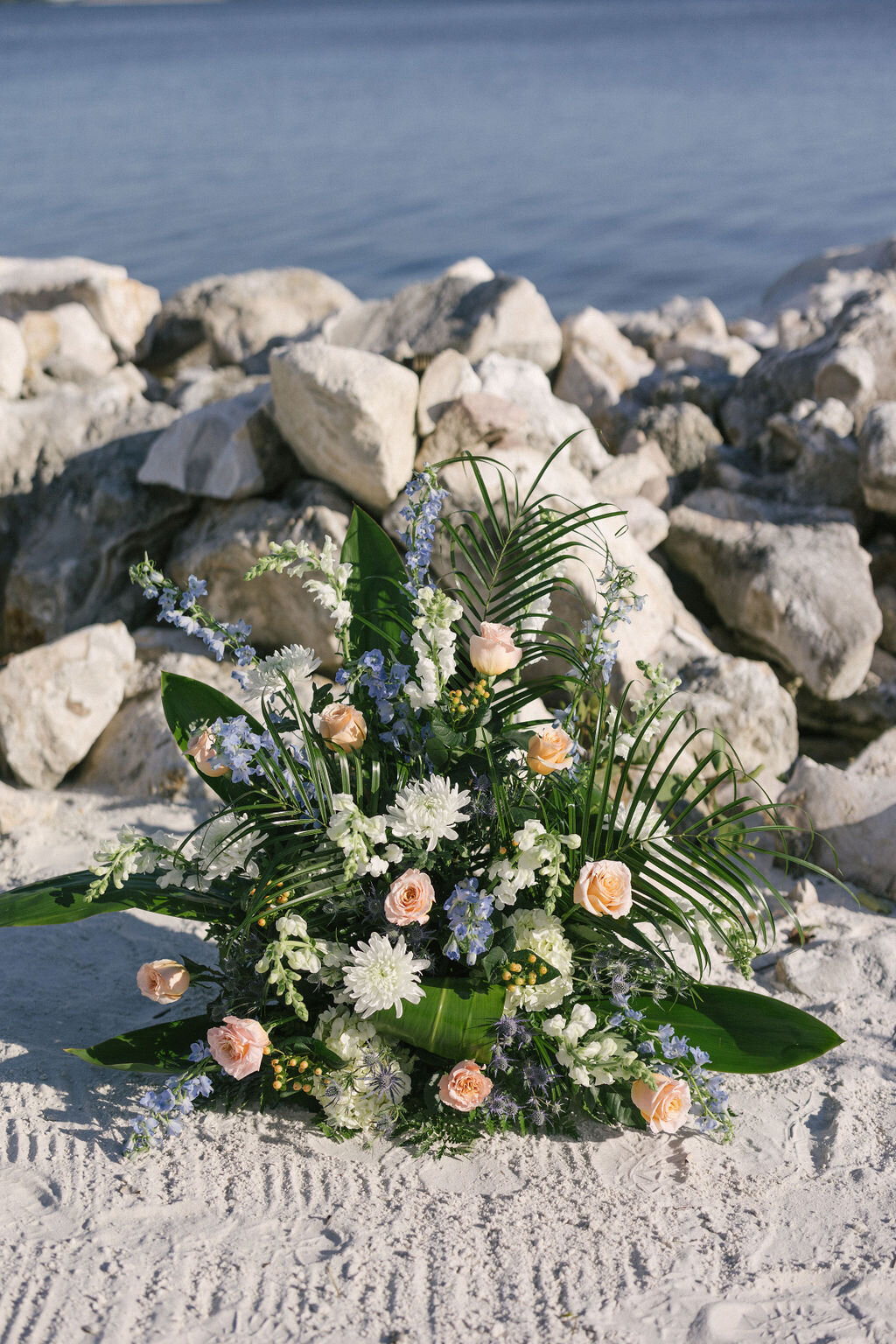 emily-plank-photo-the-current-hotel-florida-elopement-chantilly-chic-celebrations-2