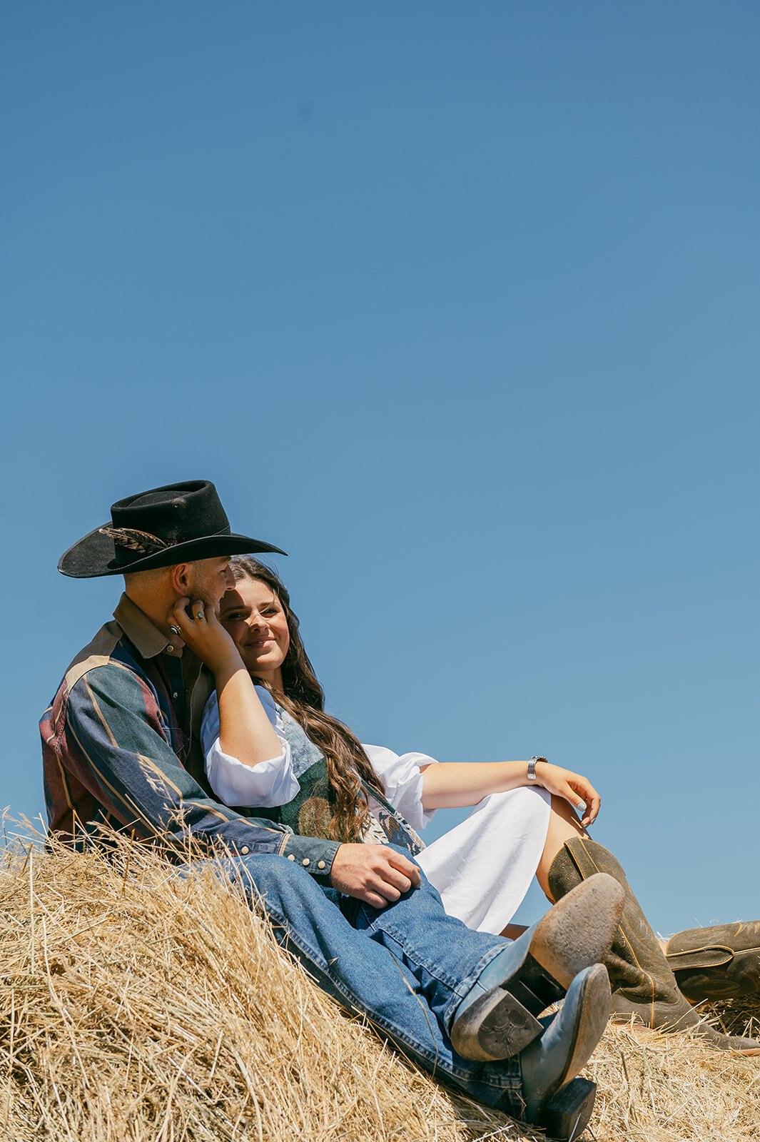 presley-gray-photo-haybale-forest-montana-elopement-7269