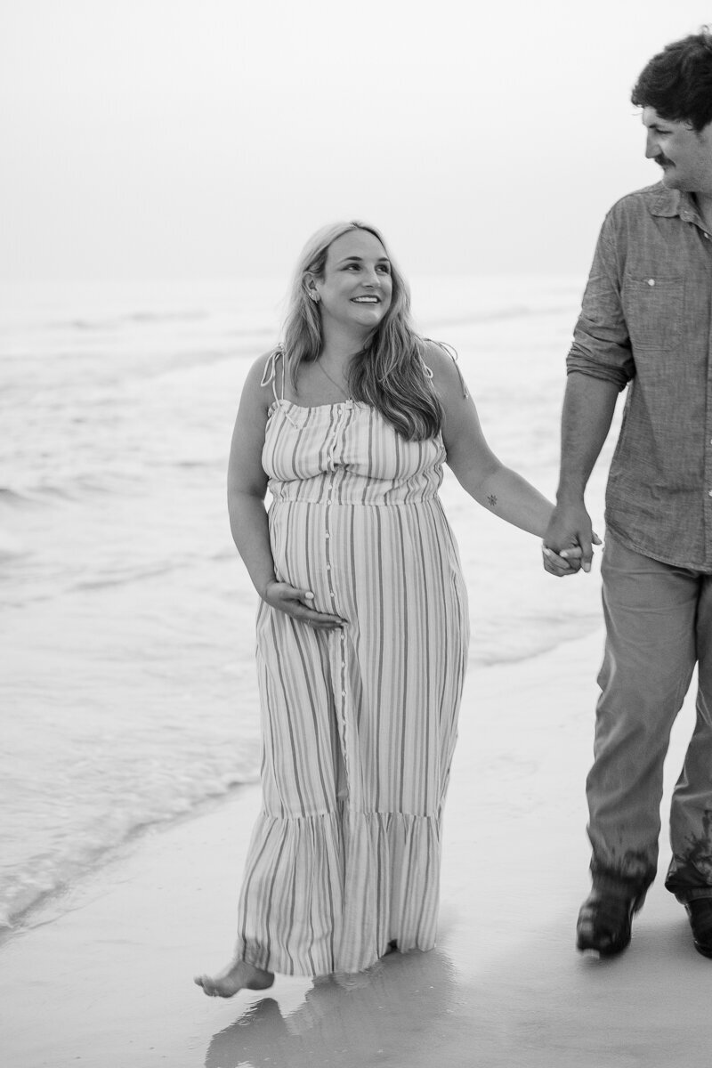 30A-maternity-pictures-beach-52