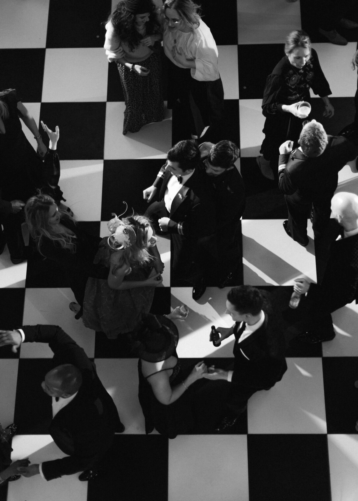 chloe-winstanley-weddings-hedsor-house-dancefloor