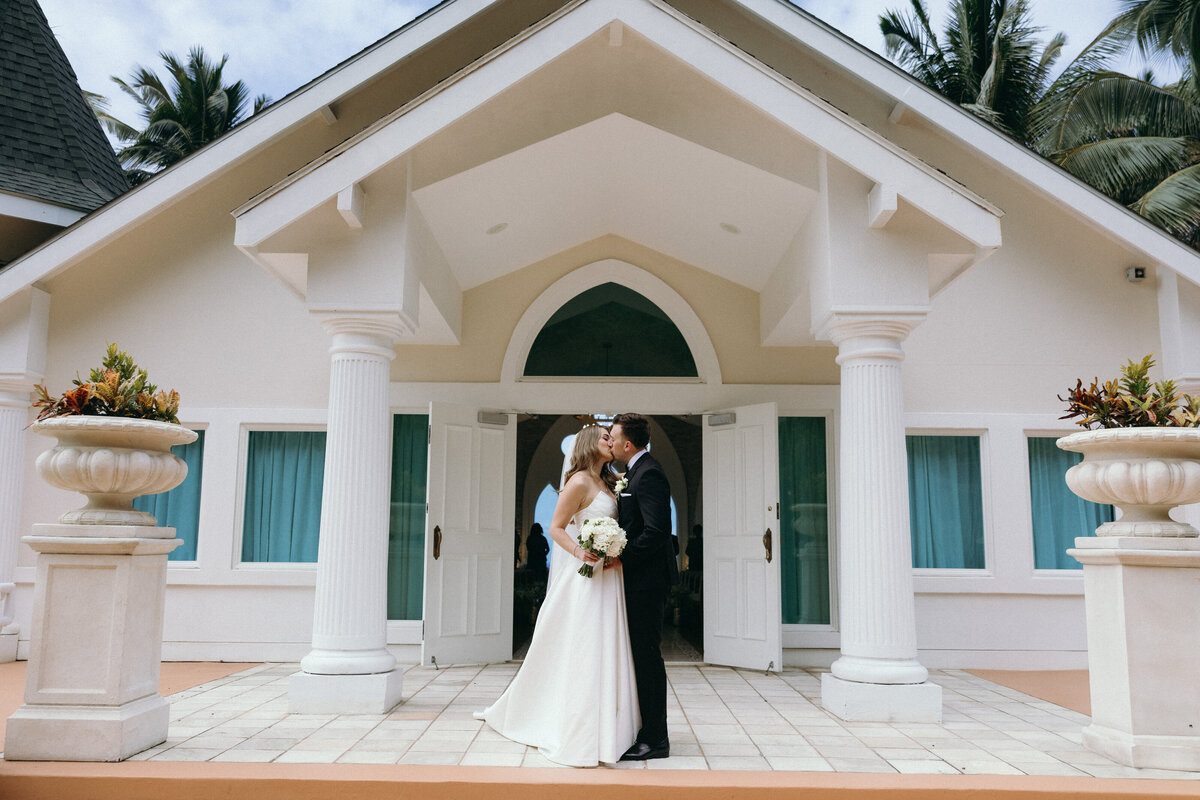 linapricephotography-wedding-ceremony-at-kualoa-ranch-hawaii-oahu.jpg-3159