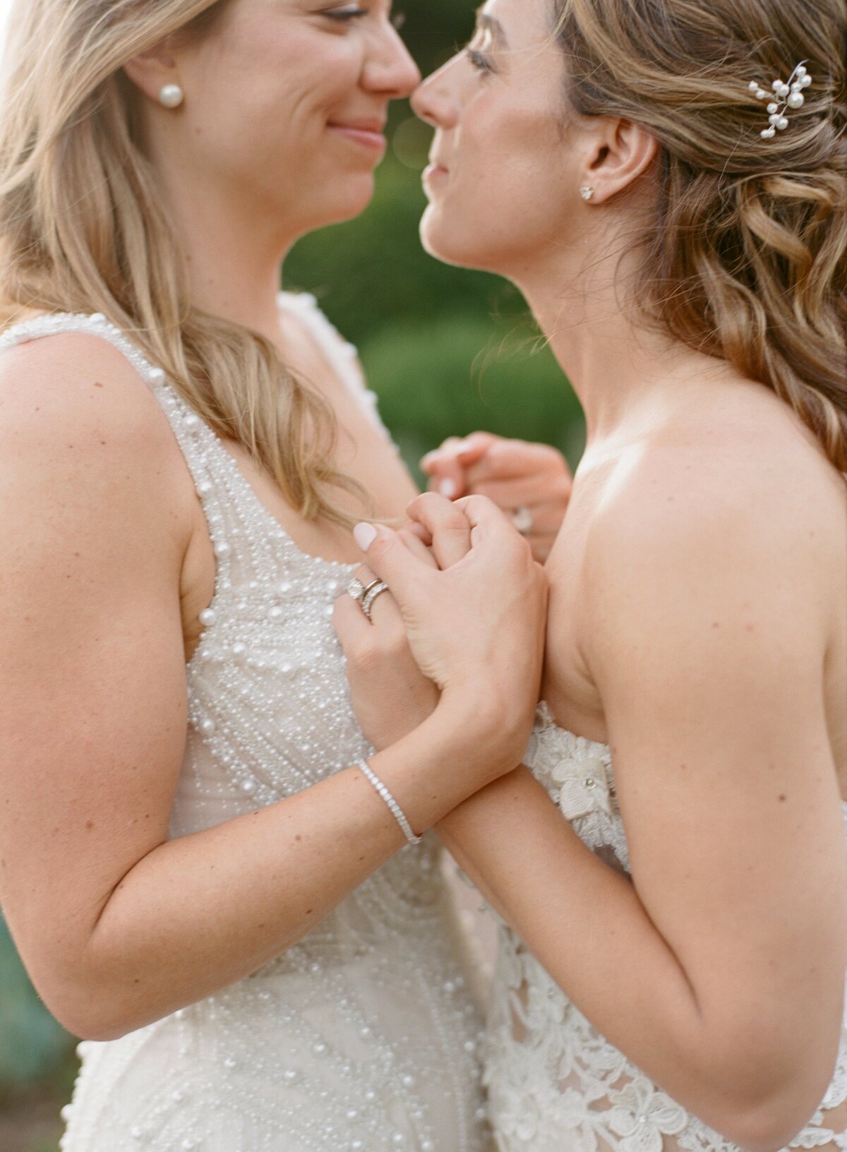 Sarah + Ainsley Filoli California Wedding Sneak Peeks Cassie Valente Photography 0012