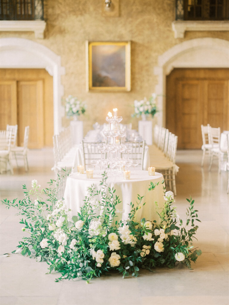Elegant and romantic reception florals  by Foxglove Studio, contemporary Calgary, Alberta wedding florist, featured on the Brontë Bride Vendor Guide.