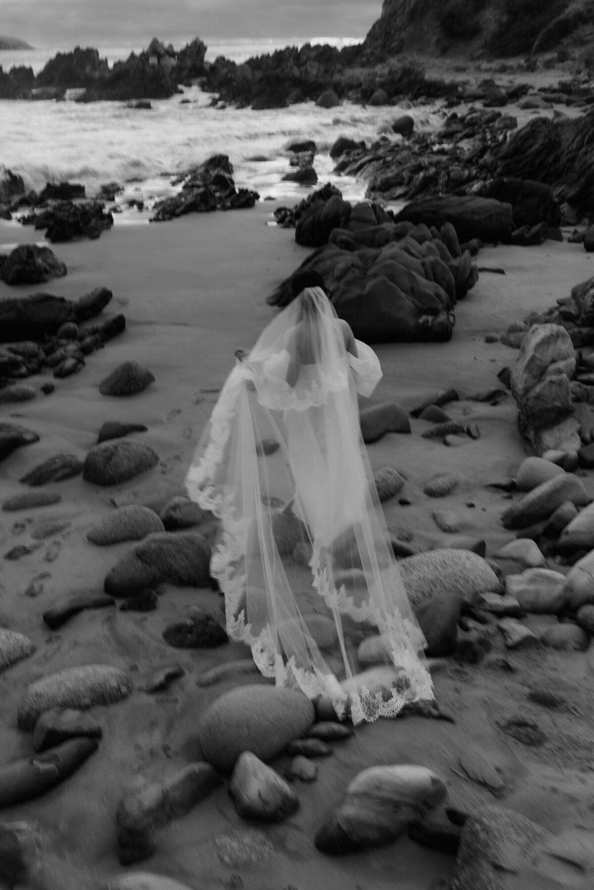 rugged-beach-photoshoot