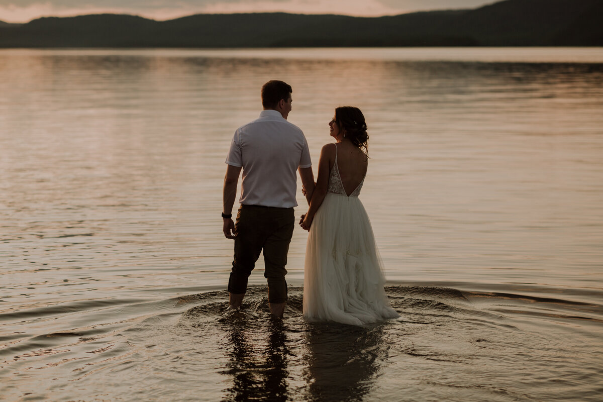 brianna-alex-wedding-french-river-cottage-intimate-20