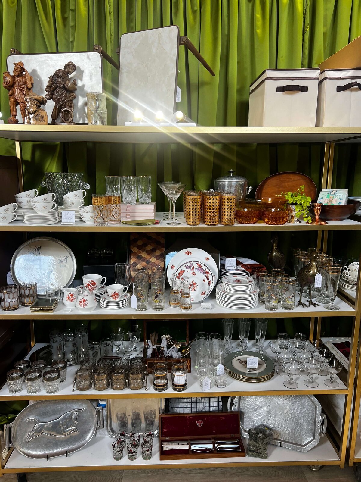 Old-Line-Markt-Poolesville-Maryland-Aix-La-Chapelle-Danielle-Couick-Ghost-Host-Magnolia-Bluebird62