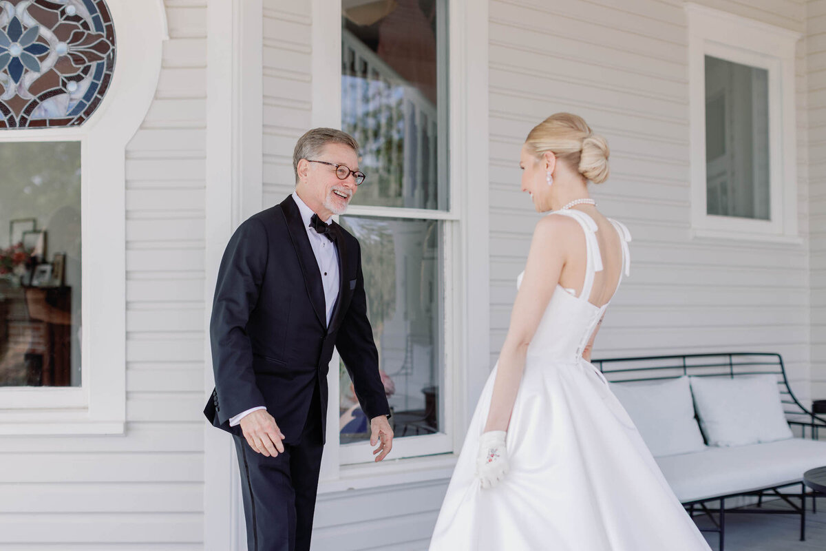 father-of-the-bride-and-bride-first-look-texas