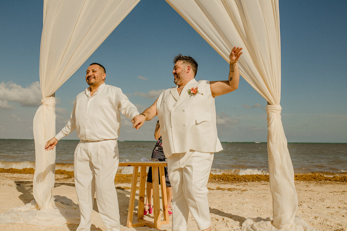 d-mexico-cancun-dreams-natura-resort-queer-lgbtq-wedding-details-ceremony-i-dos-25