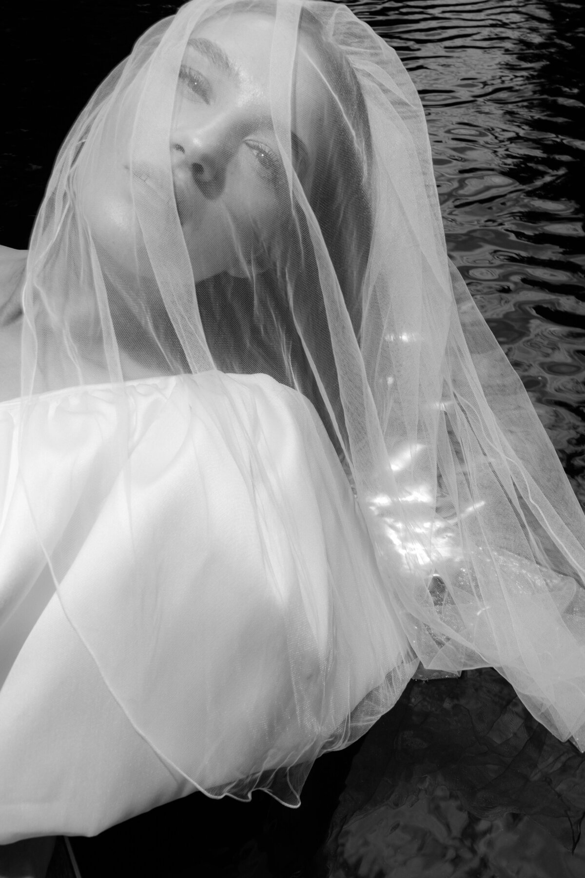 braut-editorial-modern-portrait-solace-london-hamburg