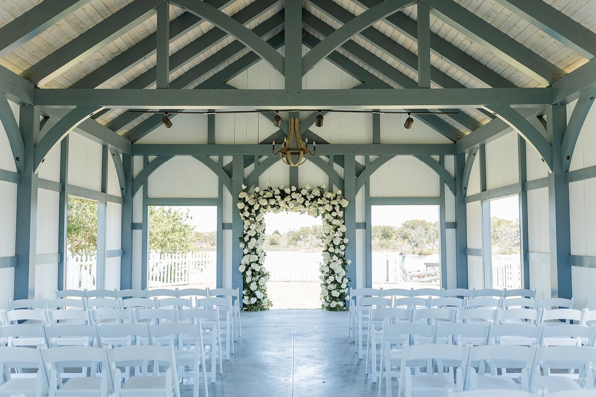 Chic Modern All White Wedding The Beaufort Hotel Brittanie Raquel Events_0001