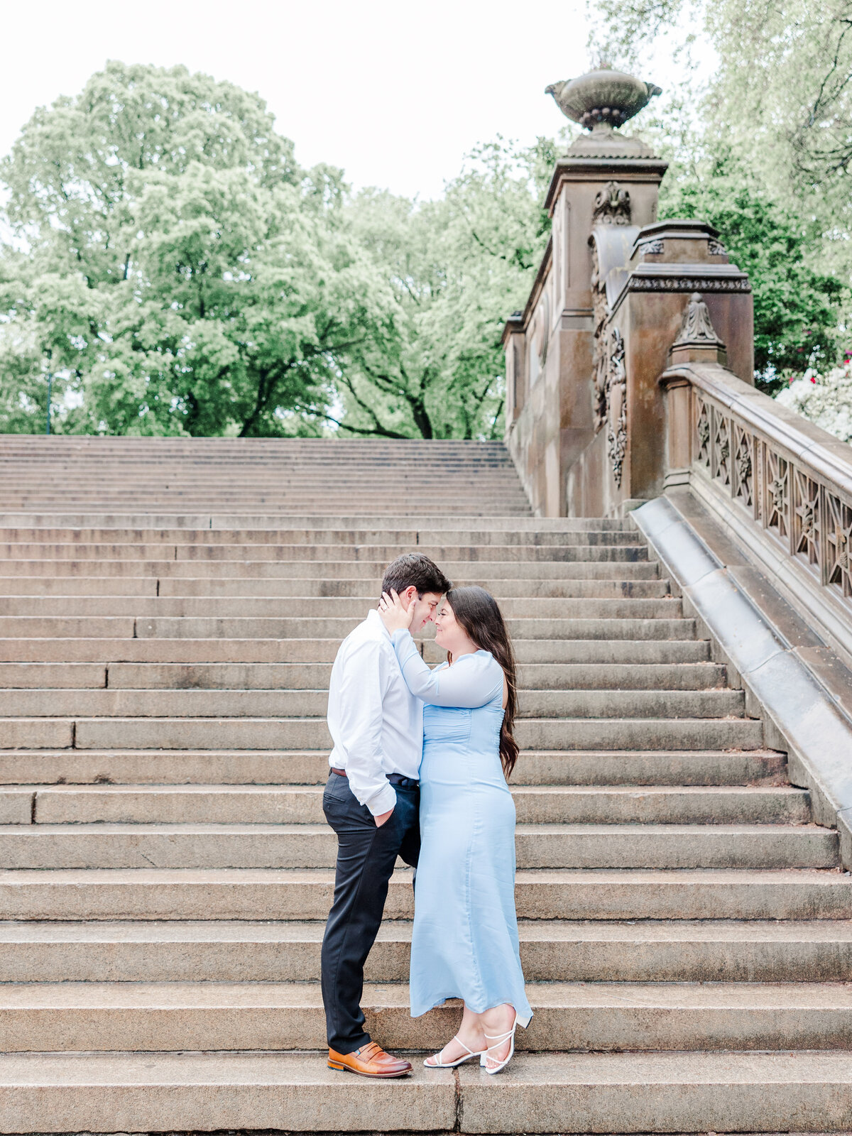 brittany-graf-photography-katie-mattingly-new-york-central-park-public-library-engagement-session-43