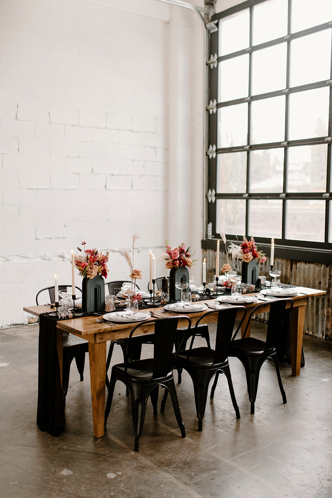 HB2_3648-farm-table-black-chairs