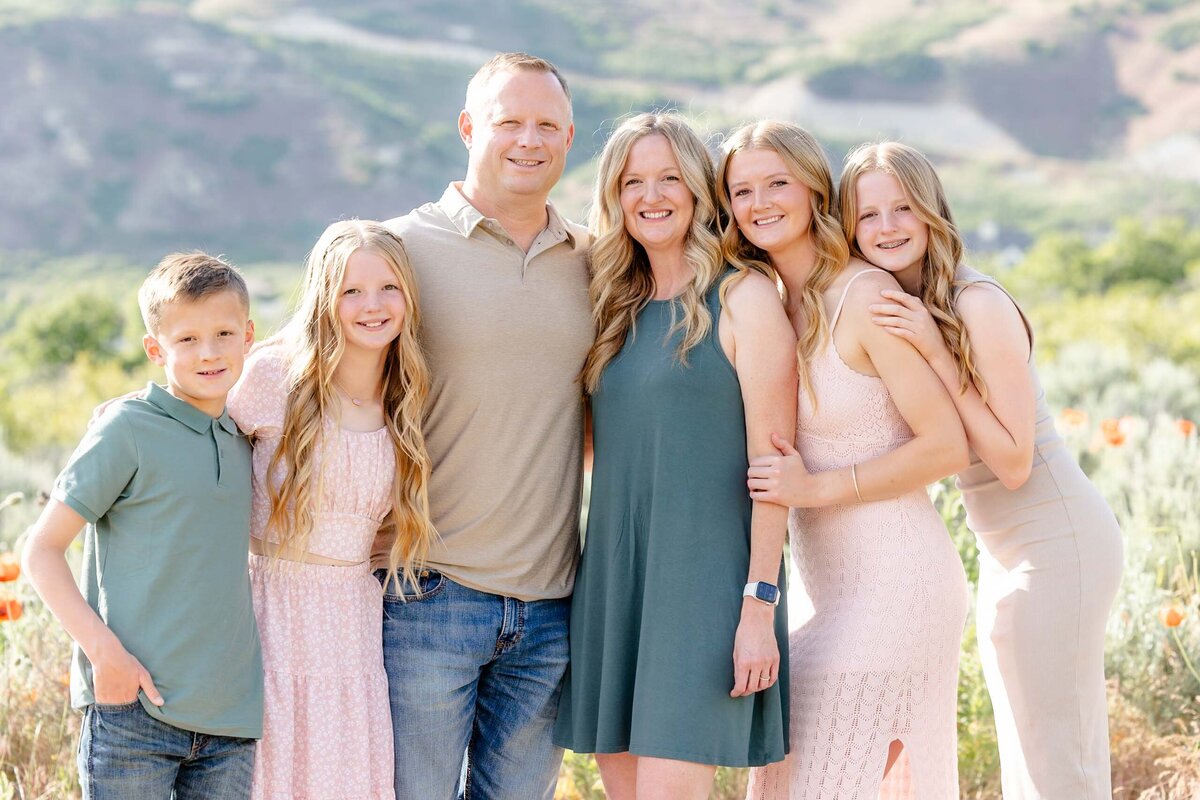 CO-Magnolia-and-Grace-Photography-Co-Family-Session-Utah-County-Eagle-Mountain-Spring-Mini-Poppy-Session-HollyC# (1)-27
