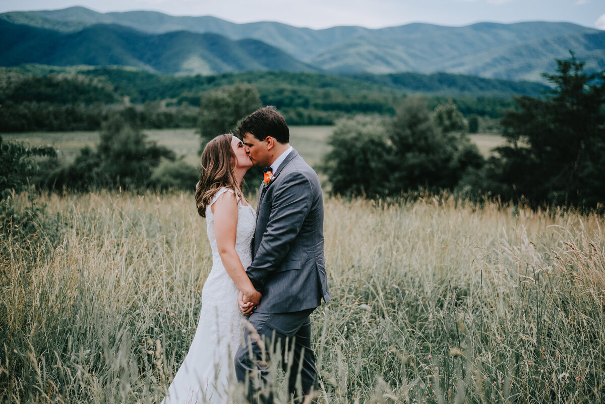 wedding photos in the smoky mountains