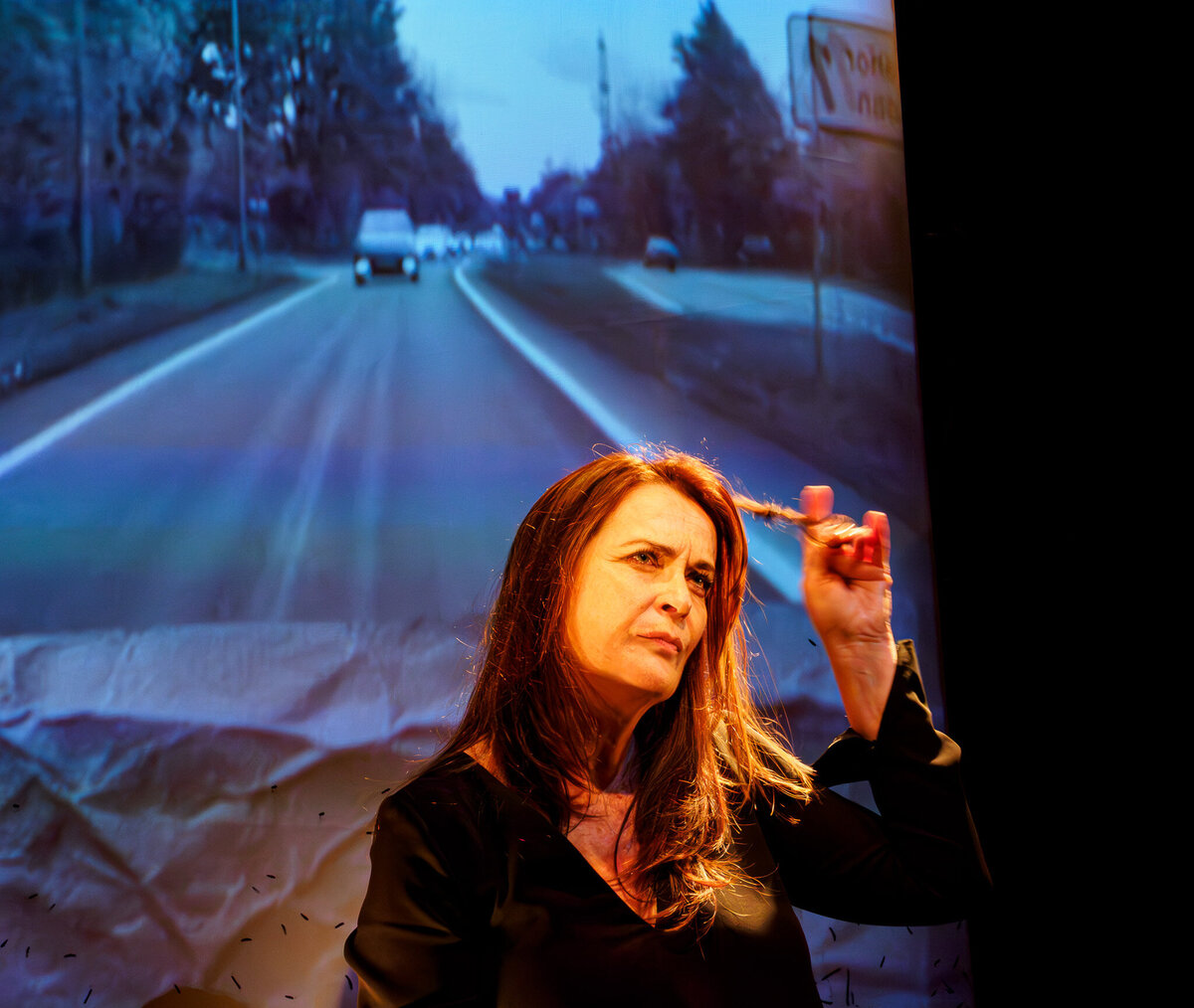 LA FILLE QUI SE SAUVE Cie Amonime TexteCléa Pétrolesi et Catherine Le Hénan_1270046-Enhanced-NR