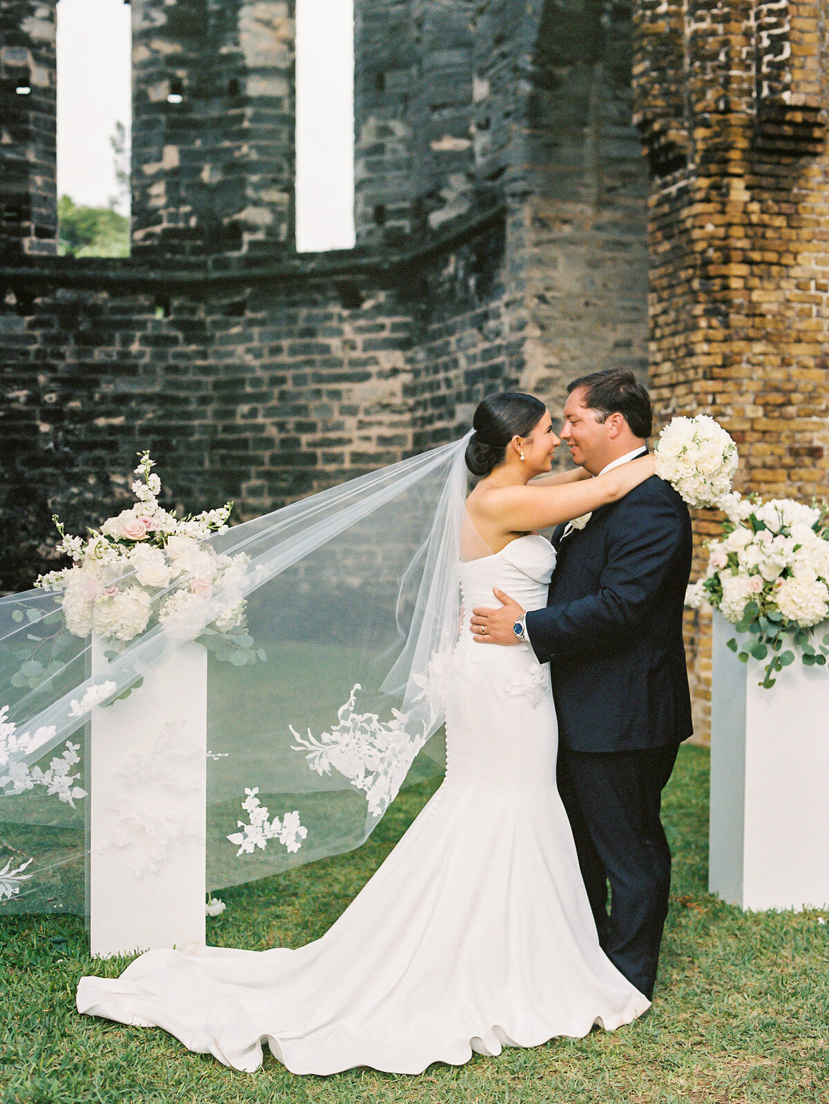 Hayley+Zach_Wedding_SNEAK_FoxtailCo_-562