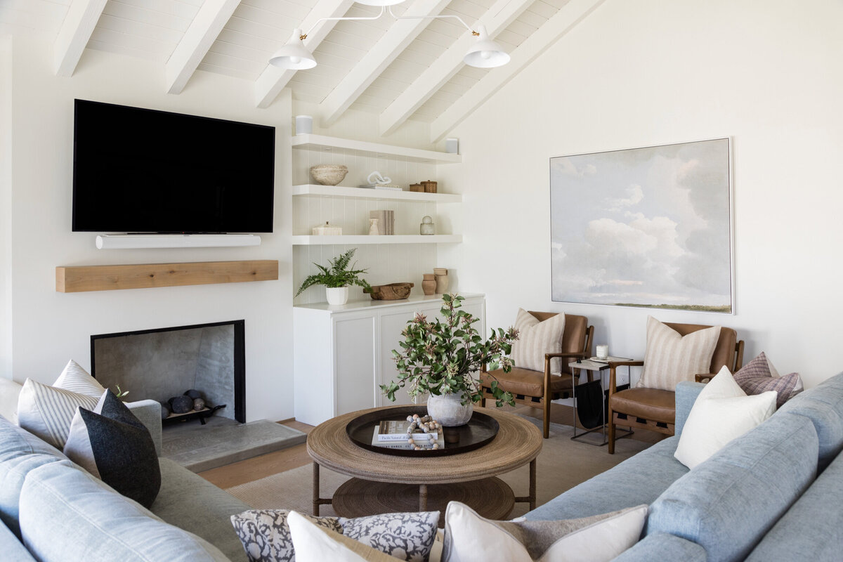 Relaxed living room with neutral palette and natural textures in Newport Beach’s Back Bay
