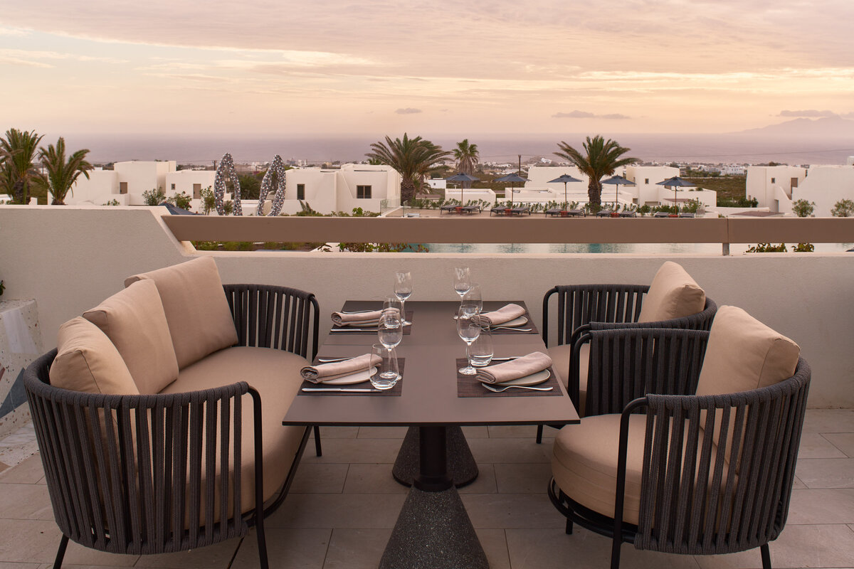 Waterstone - NOŪS Santorini - Santorini - Luxury Boutique Hotel - NOŪS Santorini-Elio's_Italian American Chophouse 2