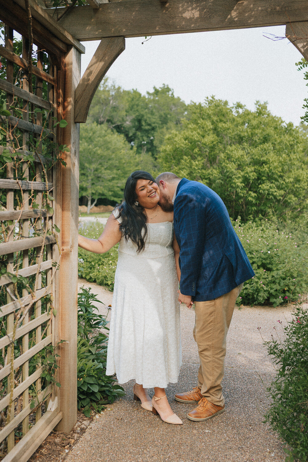 fort-worth-botanic-gardens-engagement-23