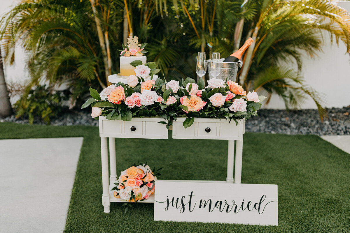 amber-mcwhorter-photography-florida-beach-elopement-chantilly-chic-celebrations-5