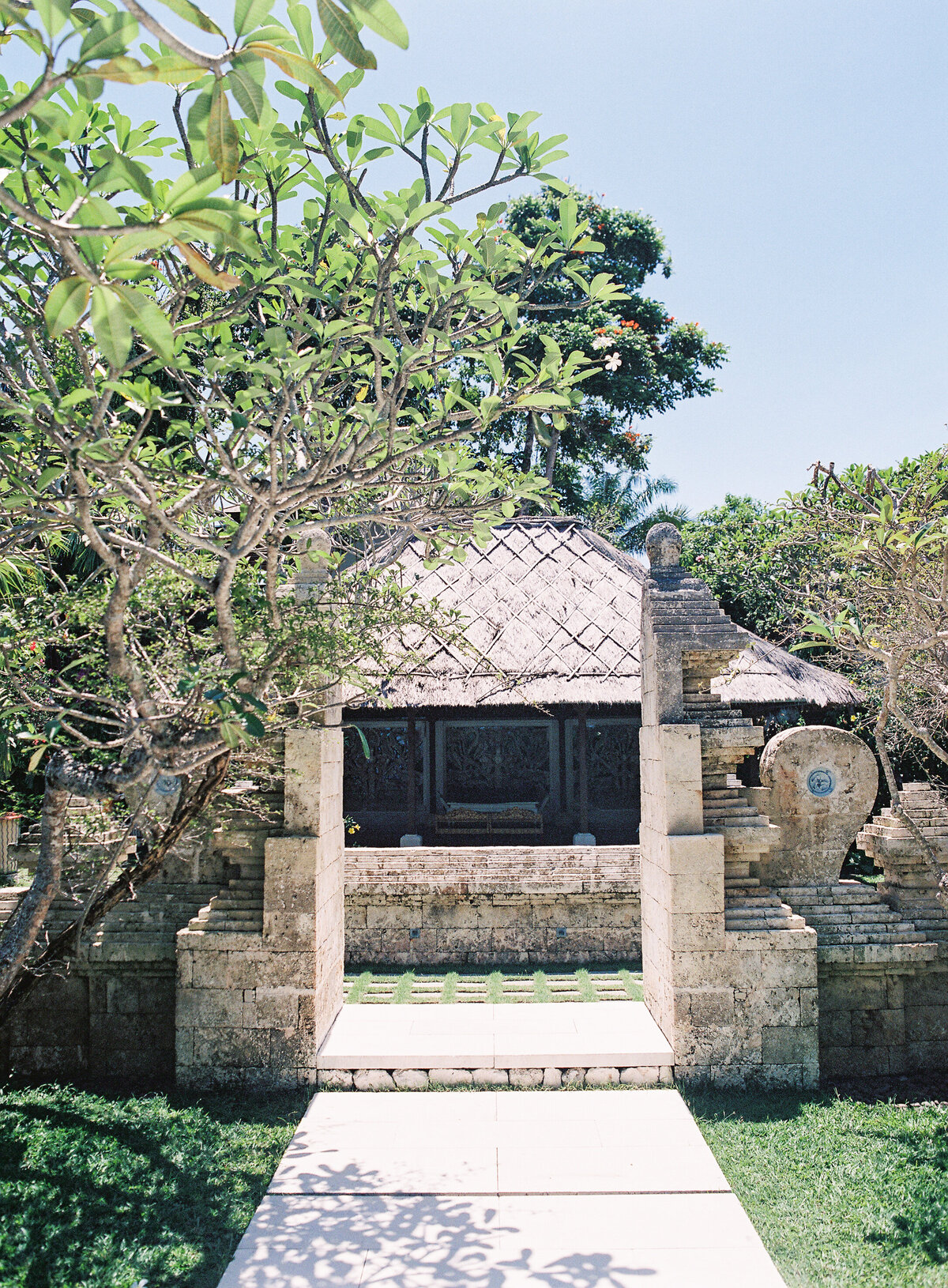 Bali_Venue_glasshouse_Tirtha_Uluwatu_Top_Top_Wedding_Fine_Art_Film_Photographer__Luxury_Wedding_Asian_Vicki_Grafton_Photography.JPG14