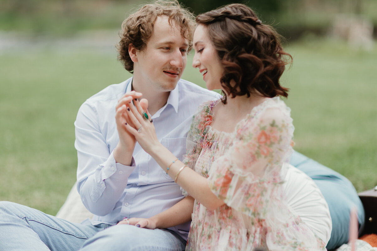 rebers-riverside-engagement-4