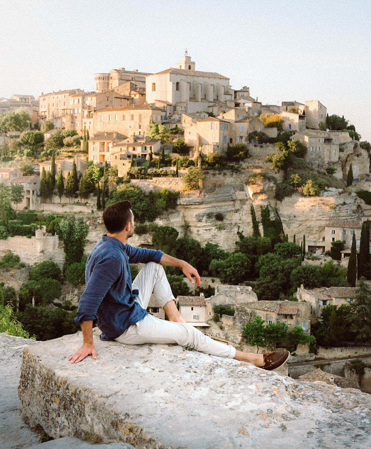 Luke_Cameron_Australian_travel_content_creator_influencer_Gordes_provence_france_17