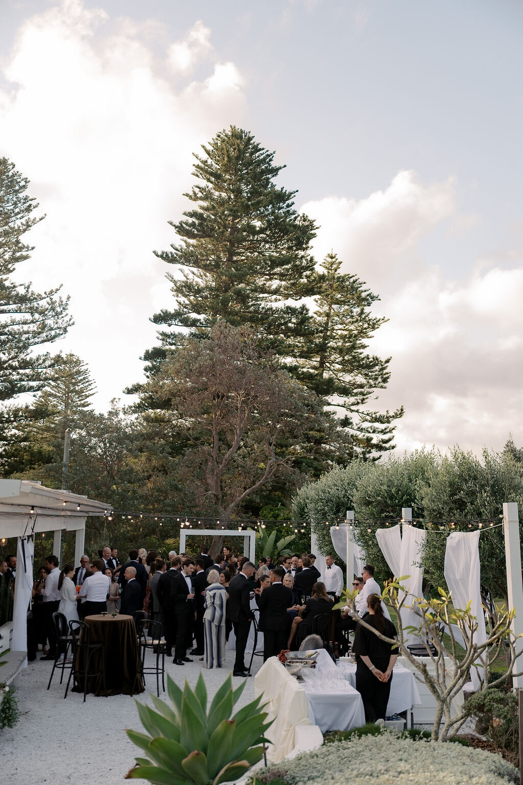 CocktailHour_PennyMatt_Australia_Wedding_CaitlinJoyce_Photo-57