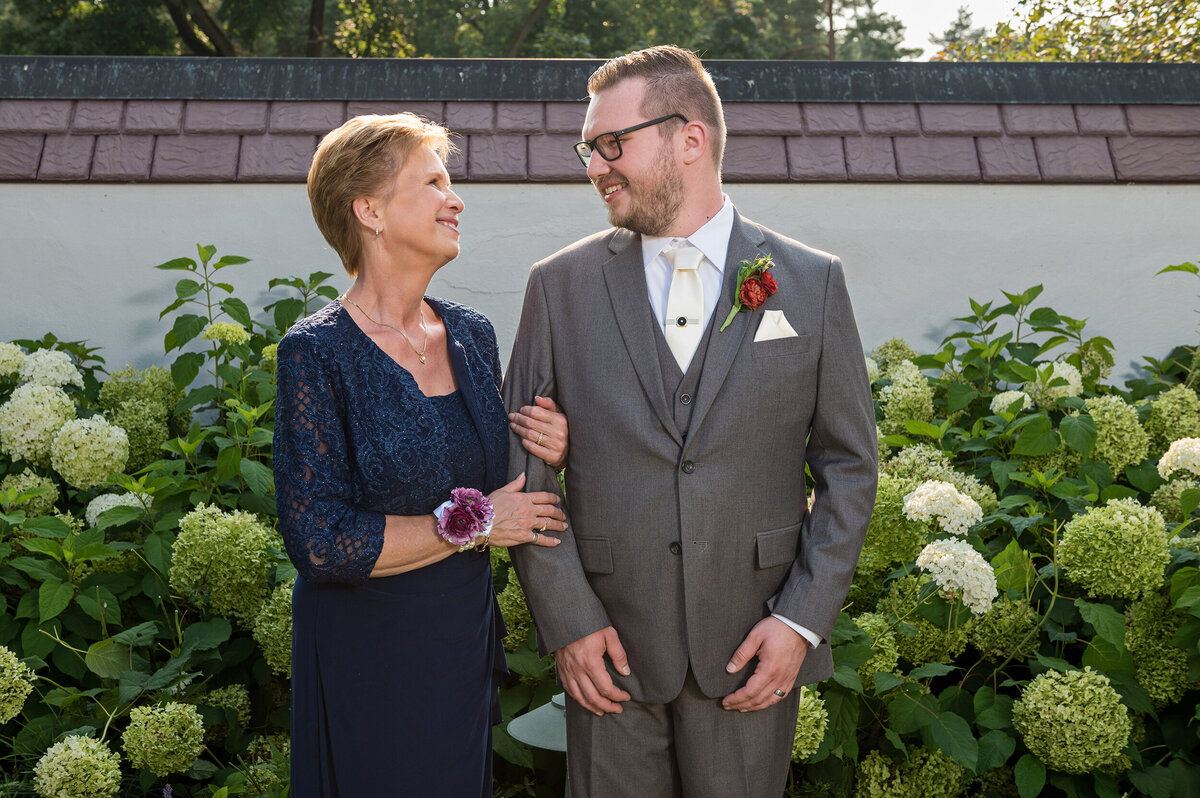 Wedding-Photographer-in-Michigan-065
