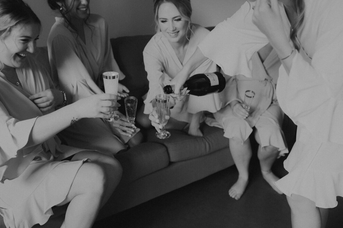 Kelsey-S-Photography-Minnesota-Wedding-Lifestyle-Photographer-Getting-Ready-149