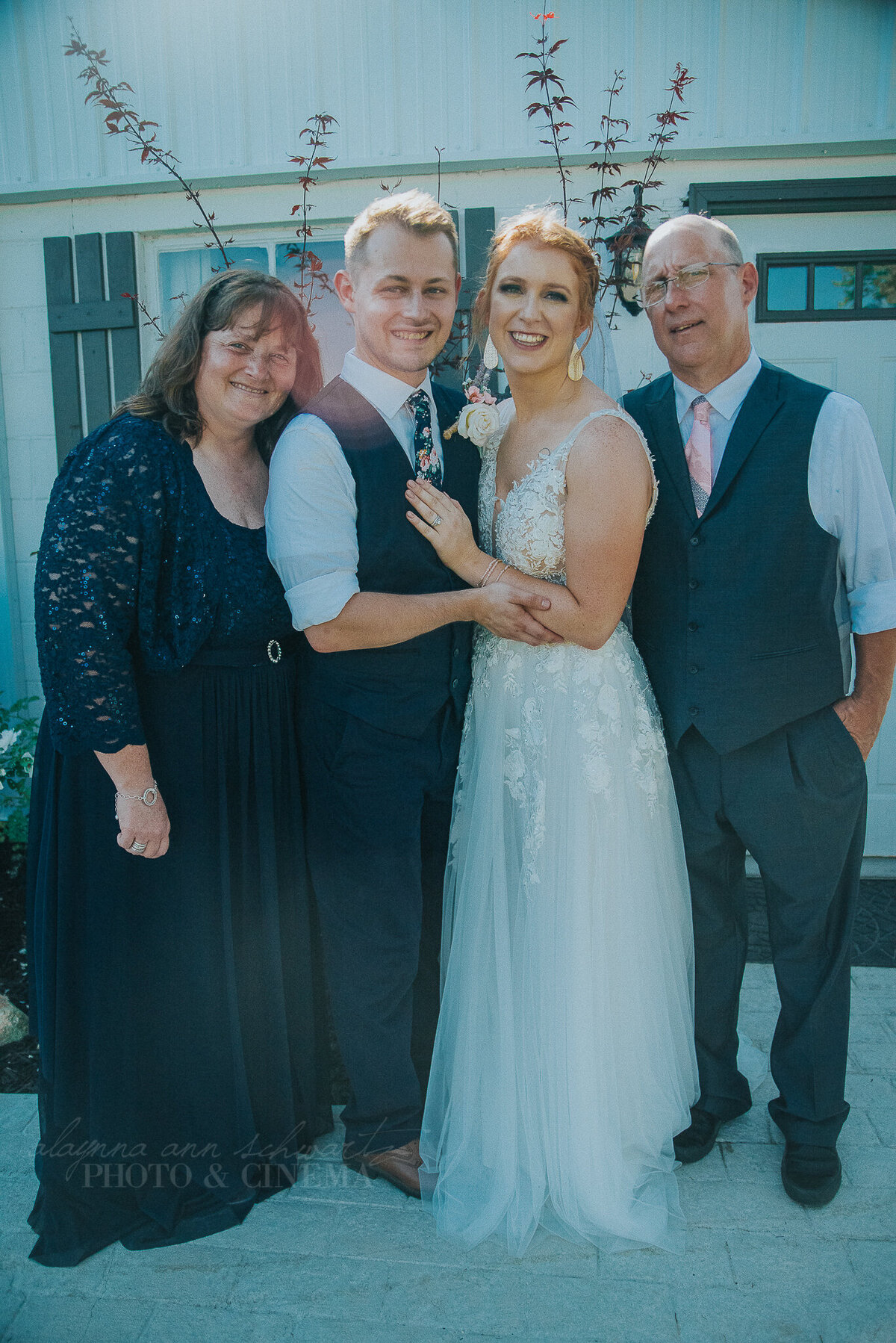 family formals _ alaynna ann schwartz _ harpors vinyard _ iowa photographer _ playlife photography_0182