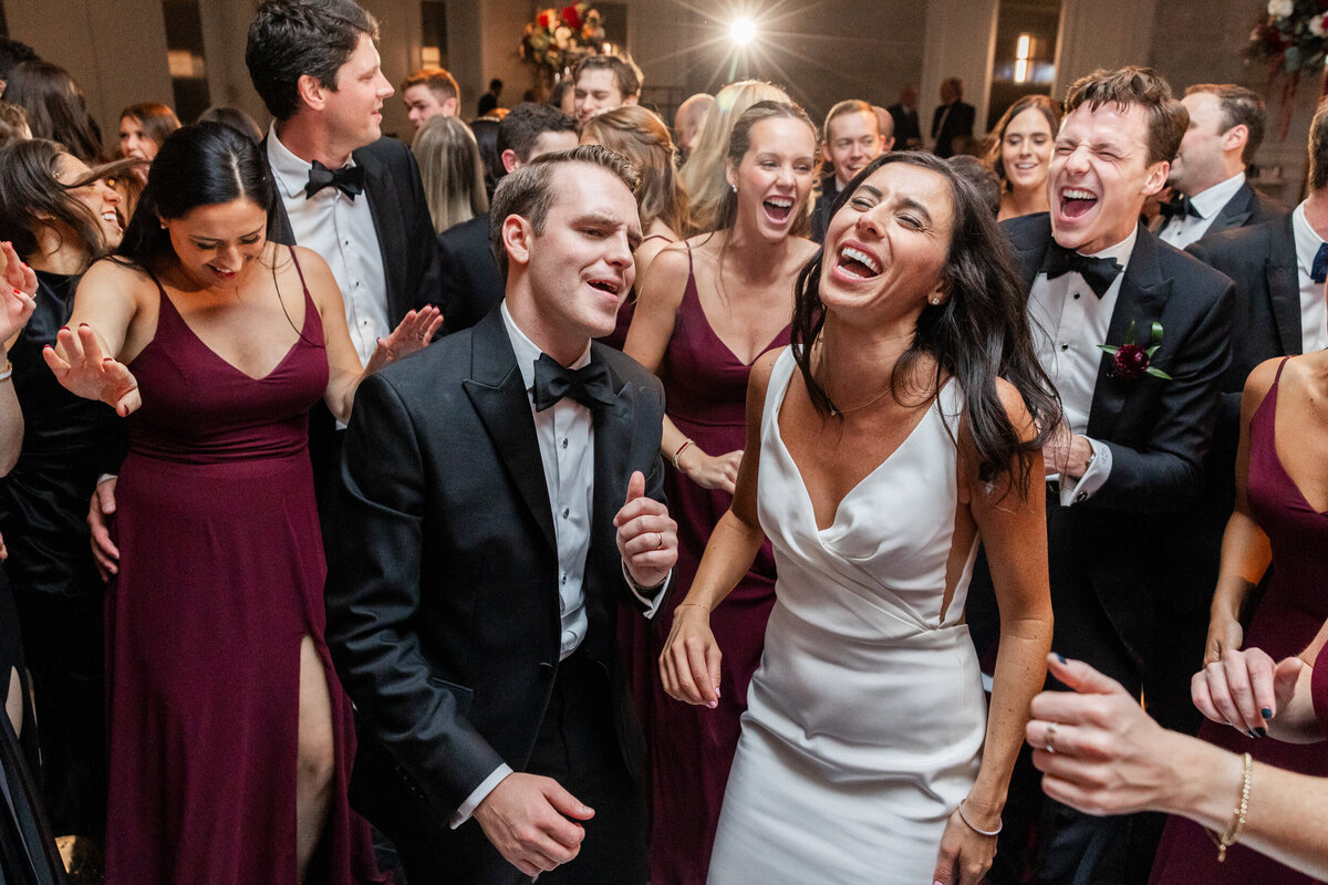 four-seasons-chicago-fall-wedding-alex-ferreri--75