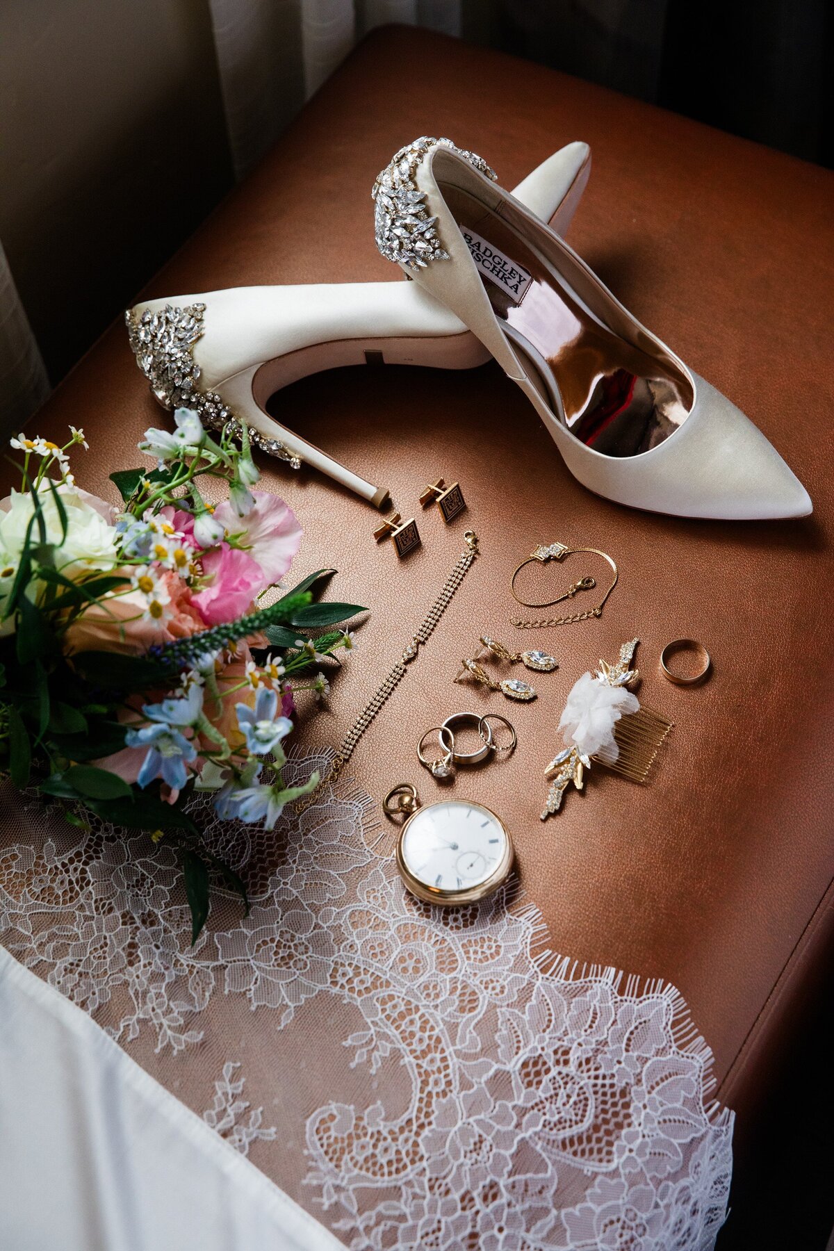 Bell_Rock_Heart_of_Sedona_Arizona_Danielle_Holman_Wedding_Photography_0002