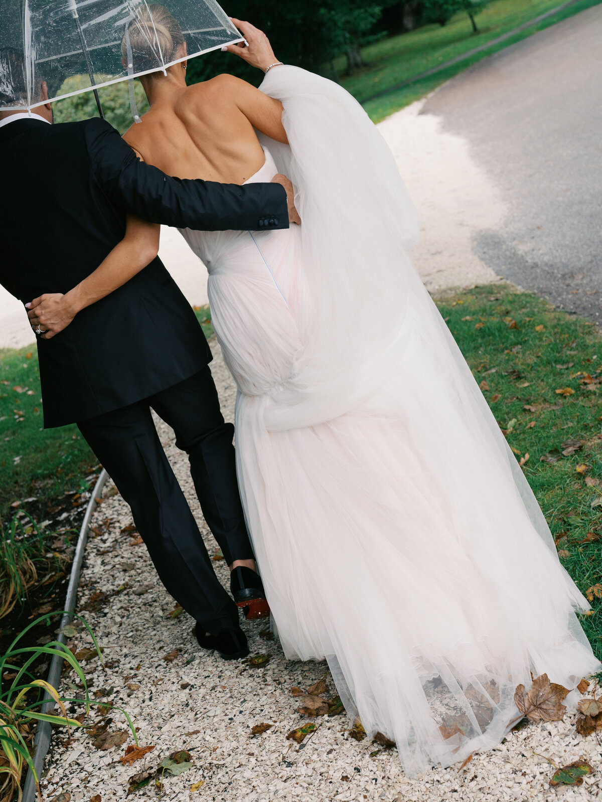 wedding-portraits-at-castle-hill-inn-ri