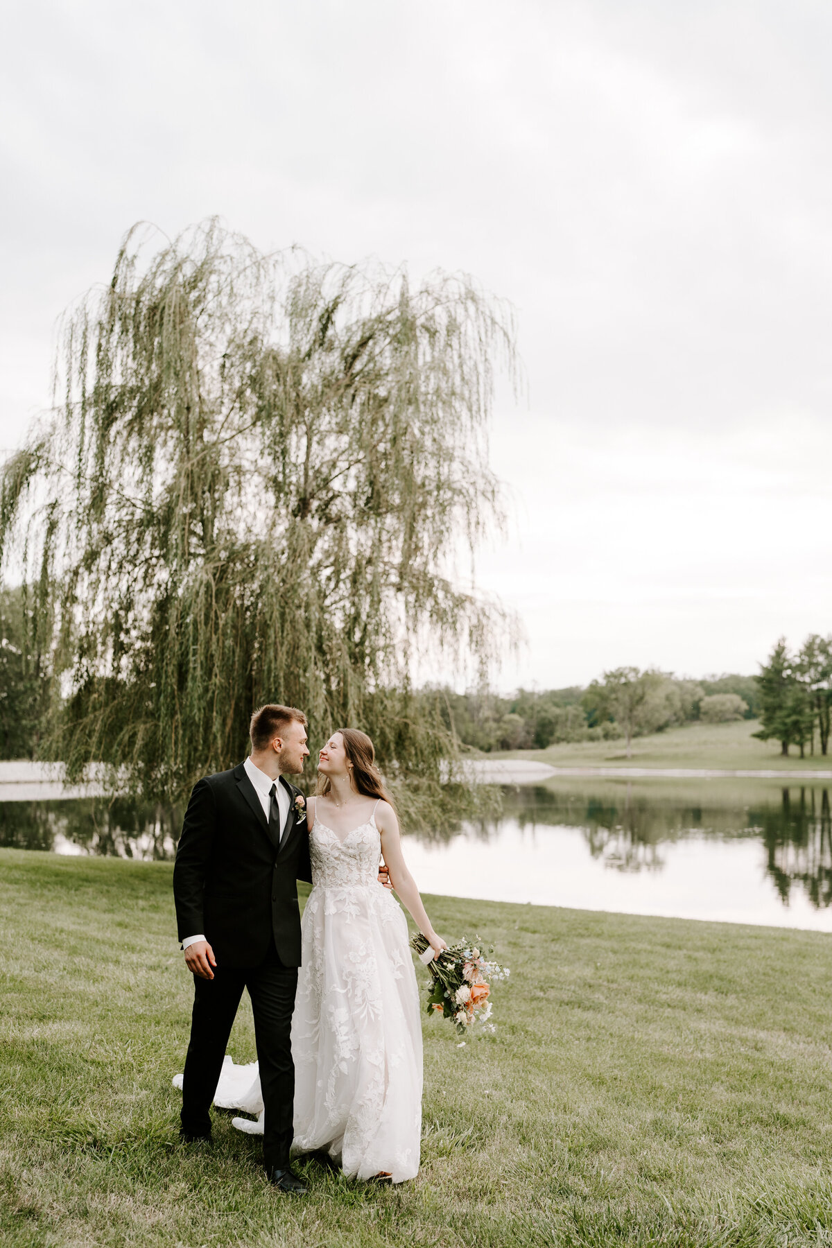 kraber-the-gathering-grounds-iowa-wedding-38