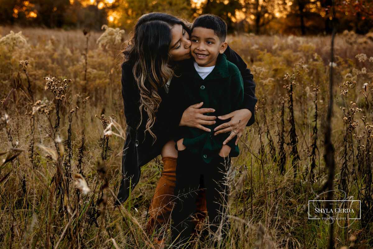 outdoor photoshoot mommy and me