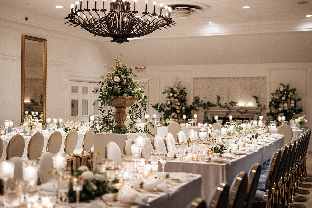 European-wedding-flowers-atwater-club-montreal