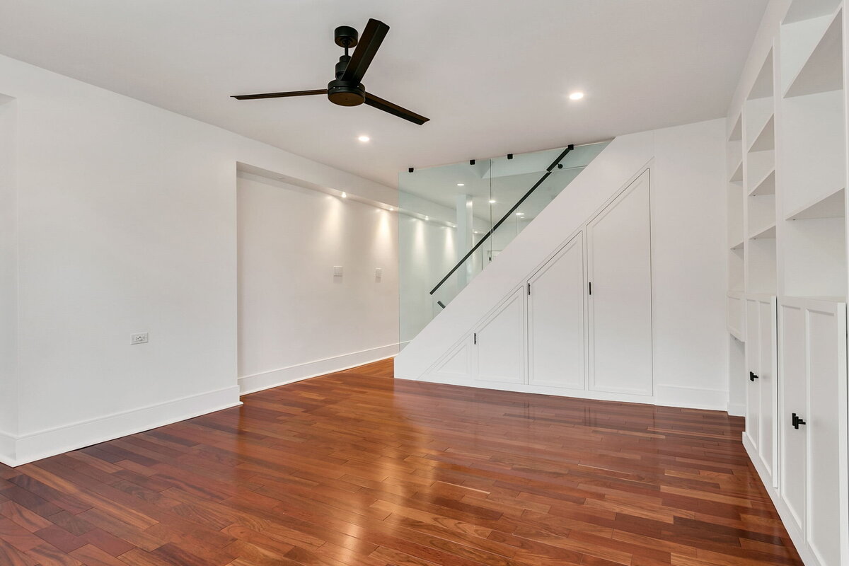 11-web-or-mls-8_003_Living Room