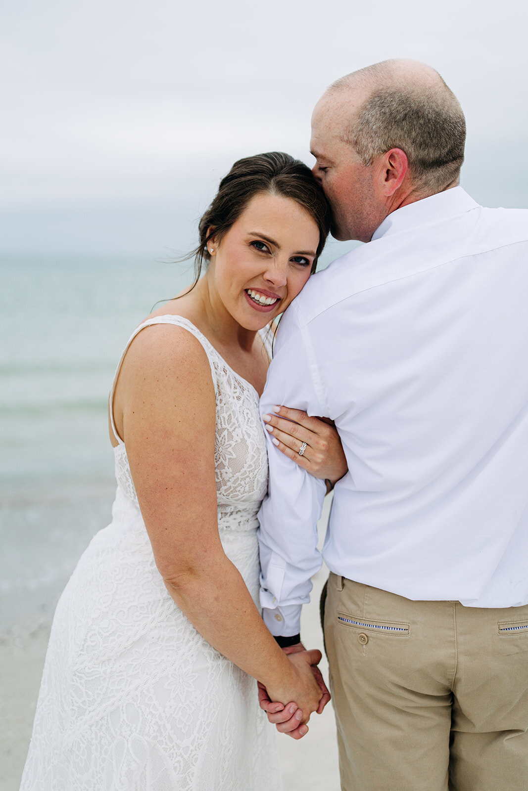 amber-mcwhorter-photo-beach-elopement-chantilly-chic-celebrations-16