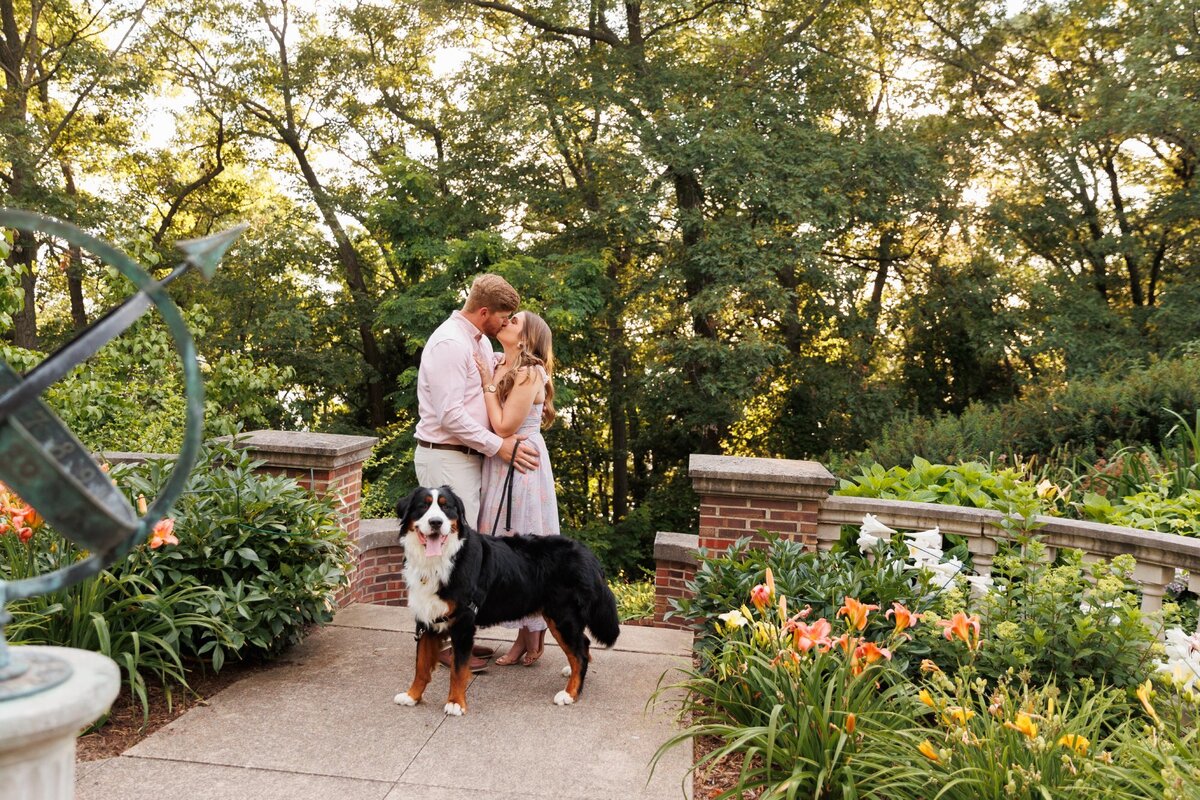 18-kellogg-manor-house-grand-rapids-engagement