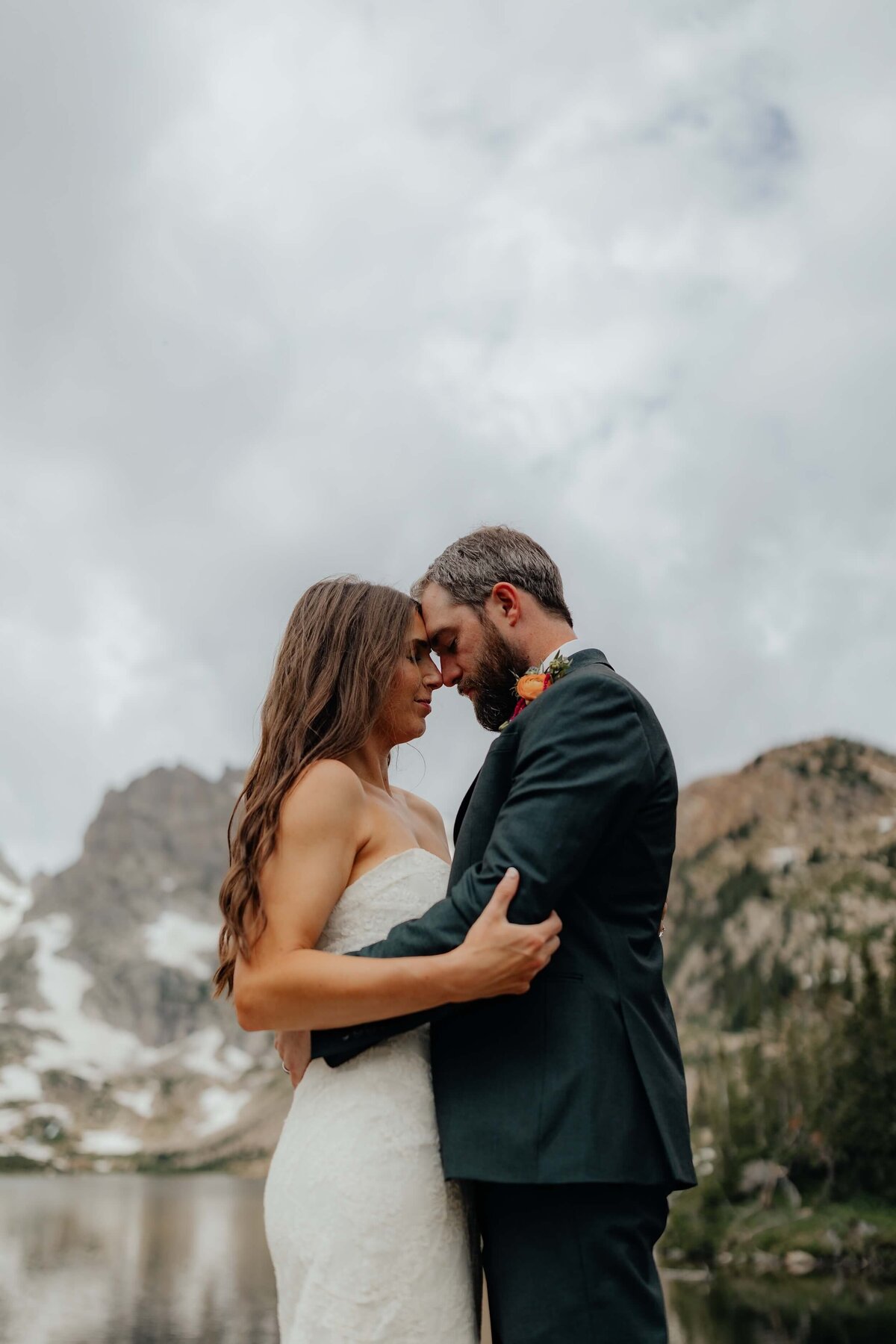 lake-isabelle-elopement