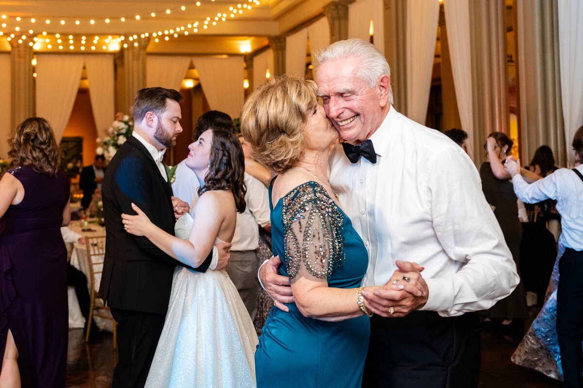 molly-alex-landmark-center-mn-wedding-day-41