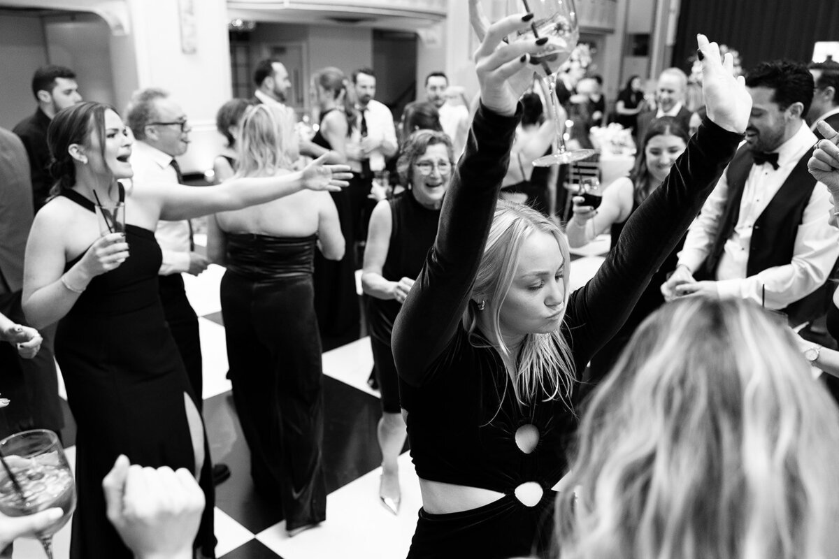 luxury-dance-wedding-dj-boston-modern