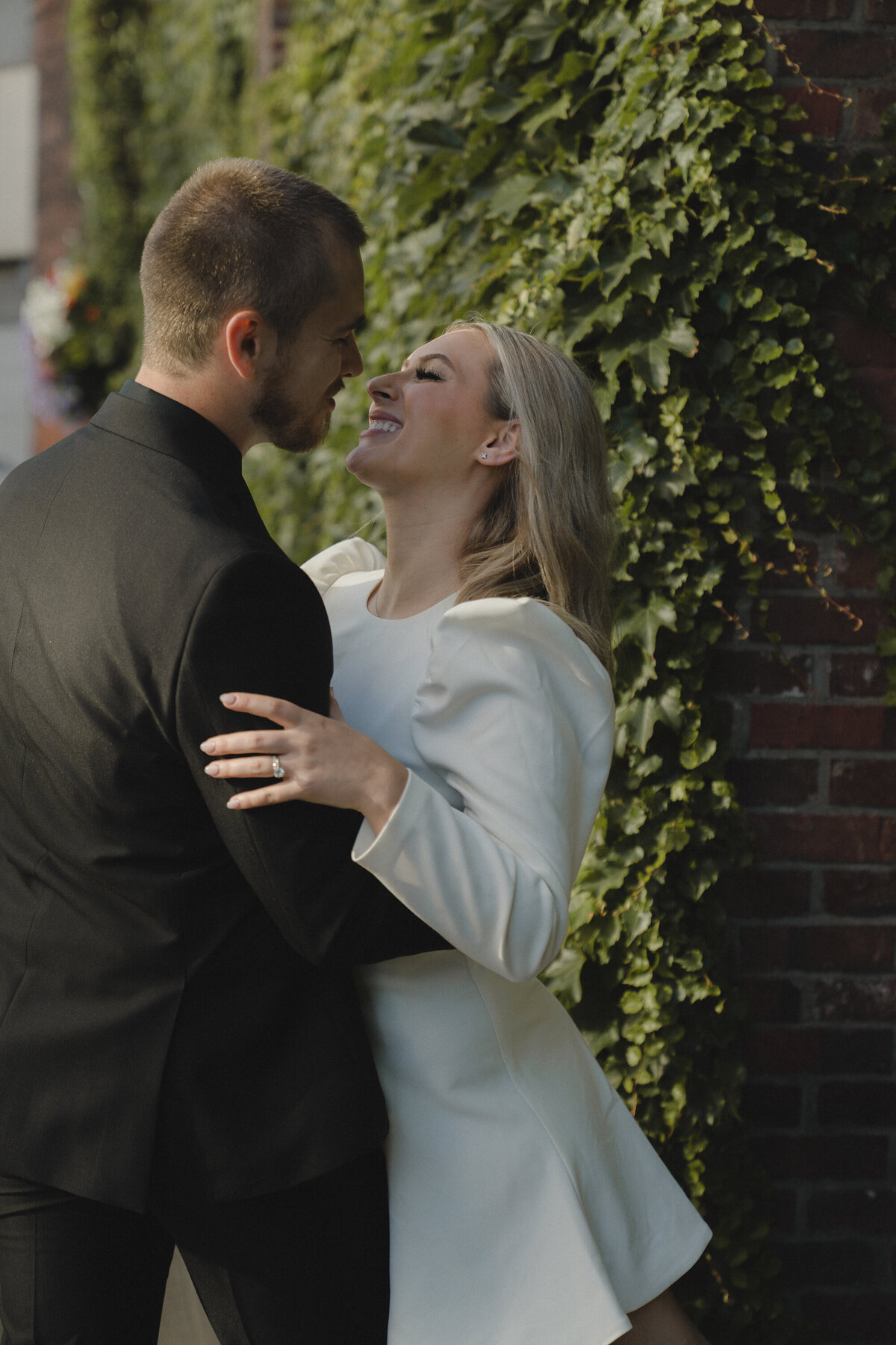Sara-Canon-Elopement-Downtown-Seattle-WA-Amy-Law-Photography-46