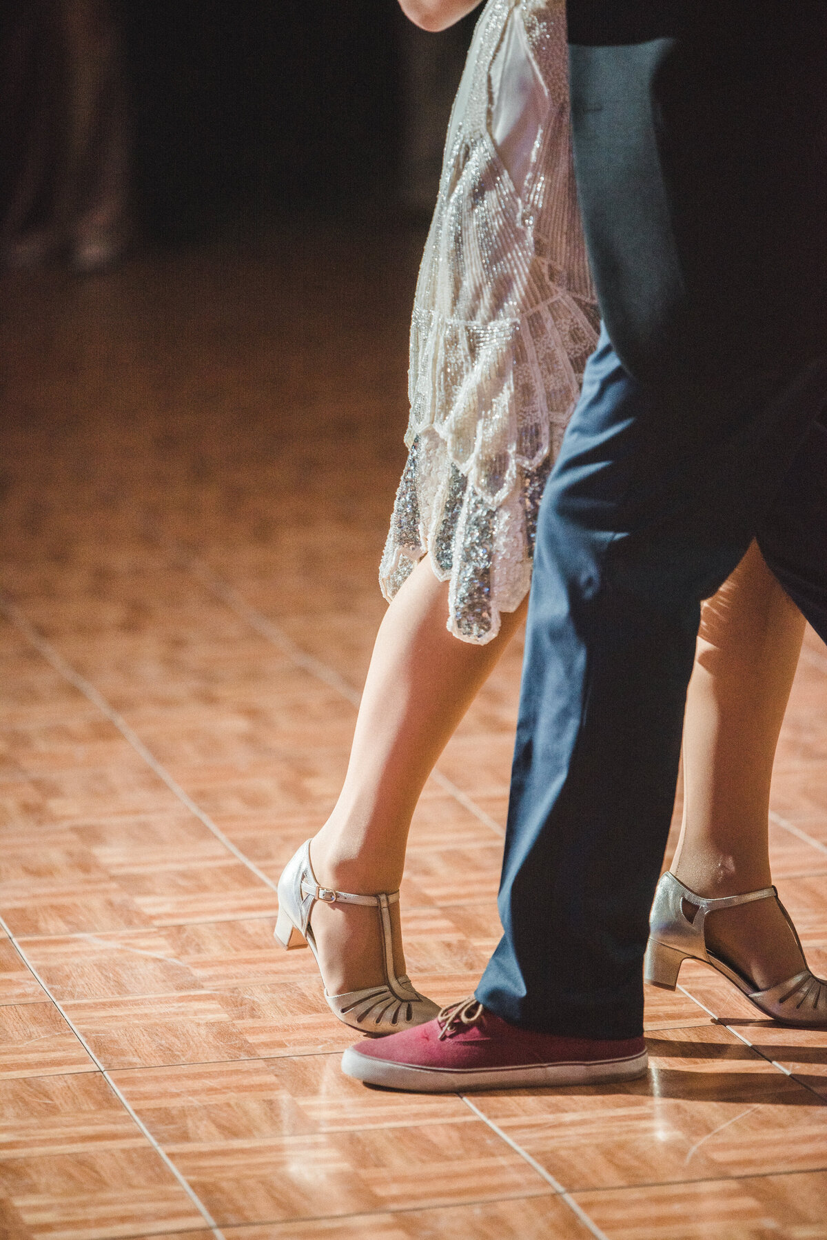 Reception-Arizona-Wedding-Photographer-Iowa_wedding_photographer-Bakyard-wedding-vintage-bride-Alaynna-Ann_Schwartz-Playlife-79