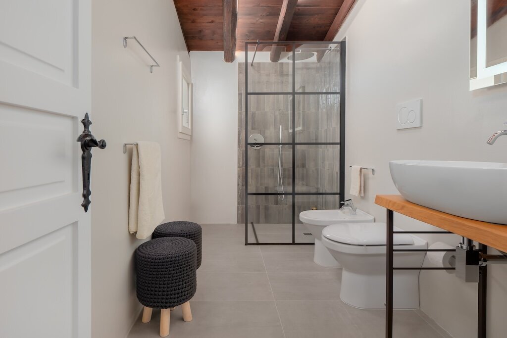 bathroom1