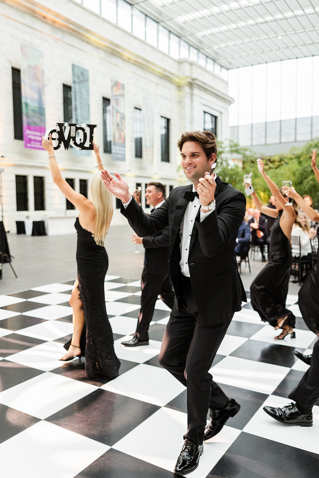 Cleveland Museum of Art Wedding Lindsey Ramdin Best Cleveland Wedding Photographer103