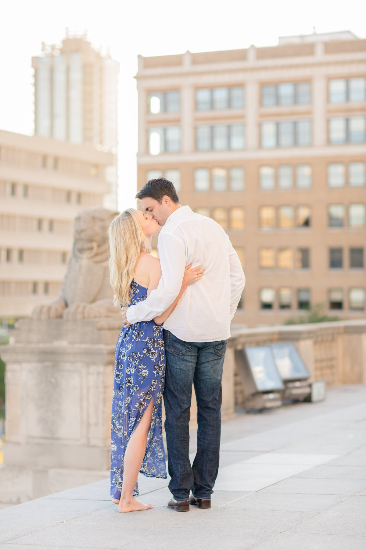 Indianapolis War Memorial Downtown Engagement Session Sunrise Sami Renee Photography-29