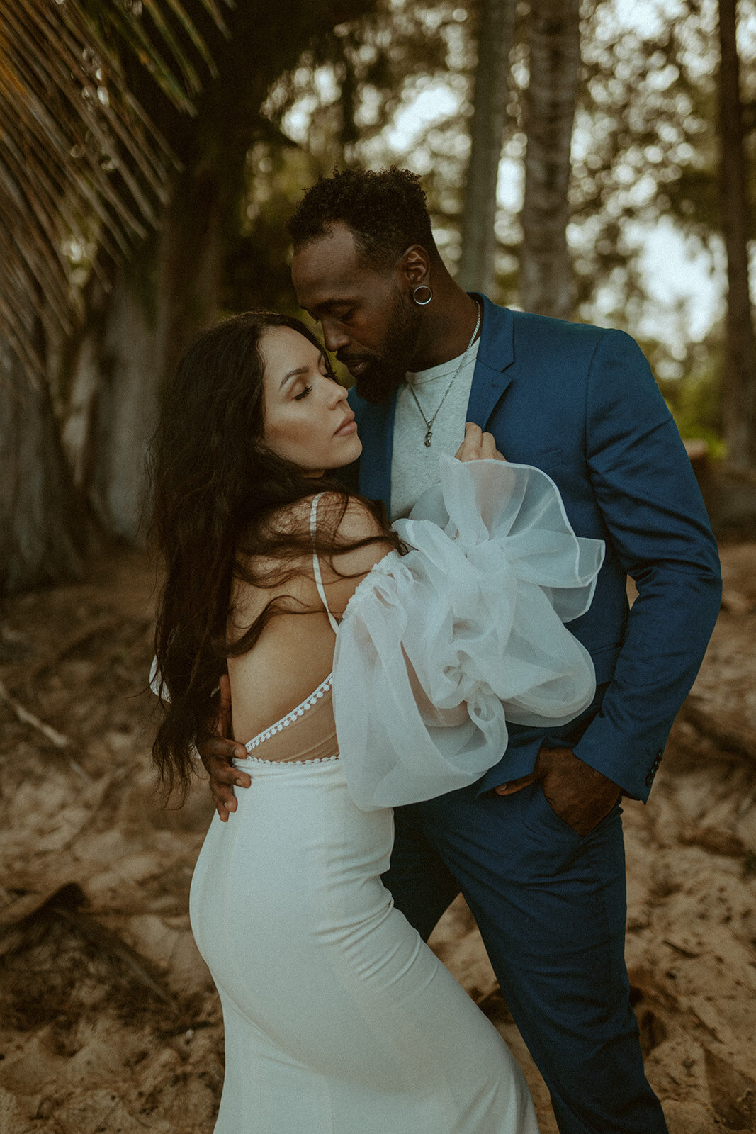 28hawaii elopement photography emilee setting photo oahu elopement packages
